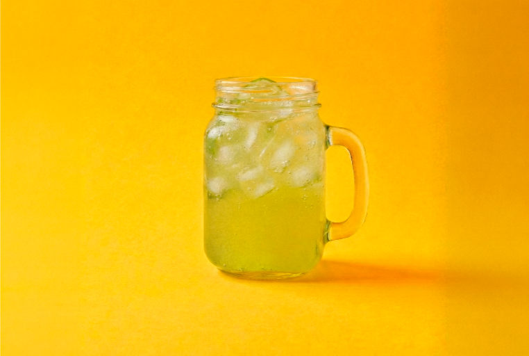 Limonada de limón con agua mineral Moon Burger